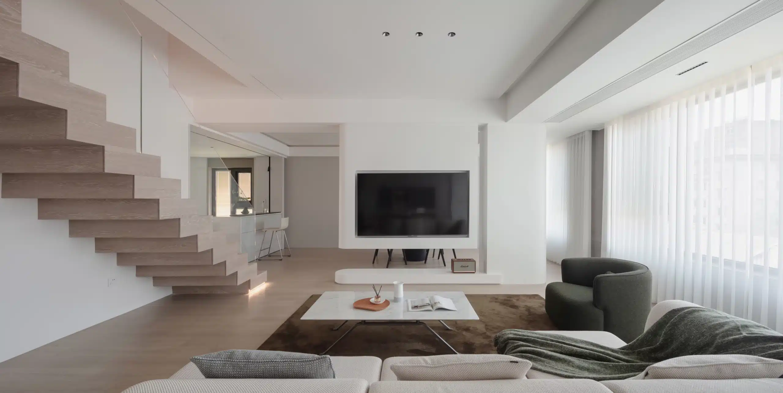 狹長透天透明樓梯設計