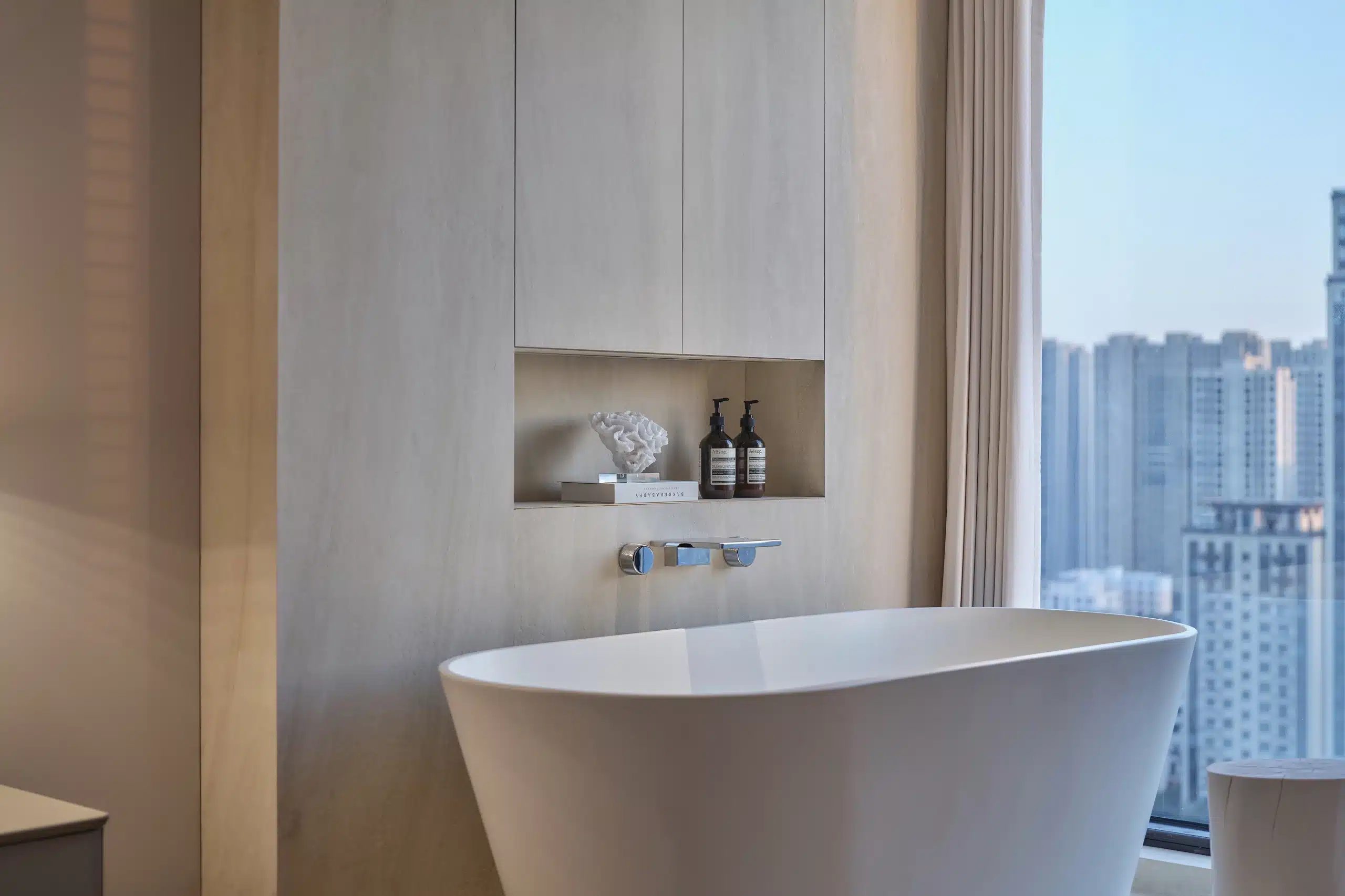 北歐風浴室浴缸