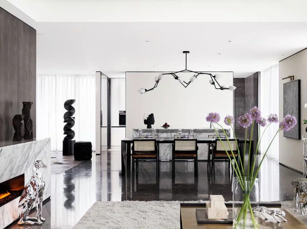 中悅大坪數雙廚房設計，熱炒區與輕食中島區的動線配置