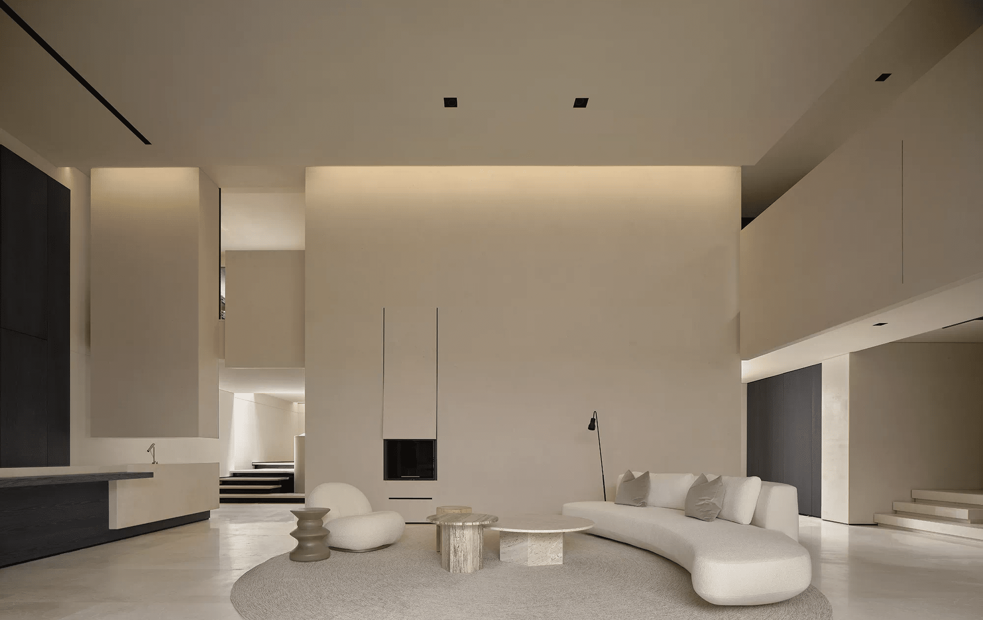 室內設計服務，極簡白色調客廳