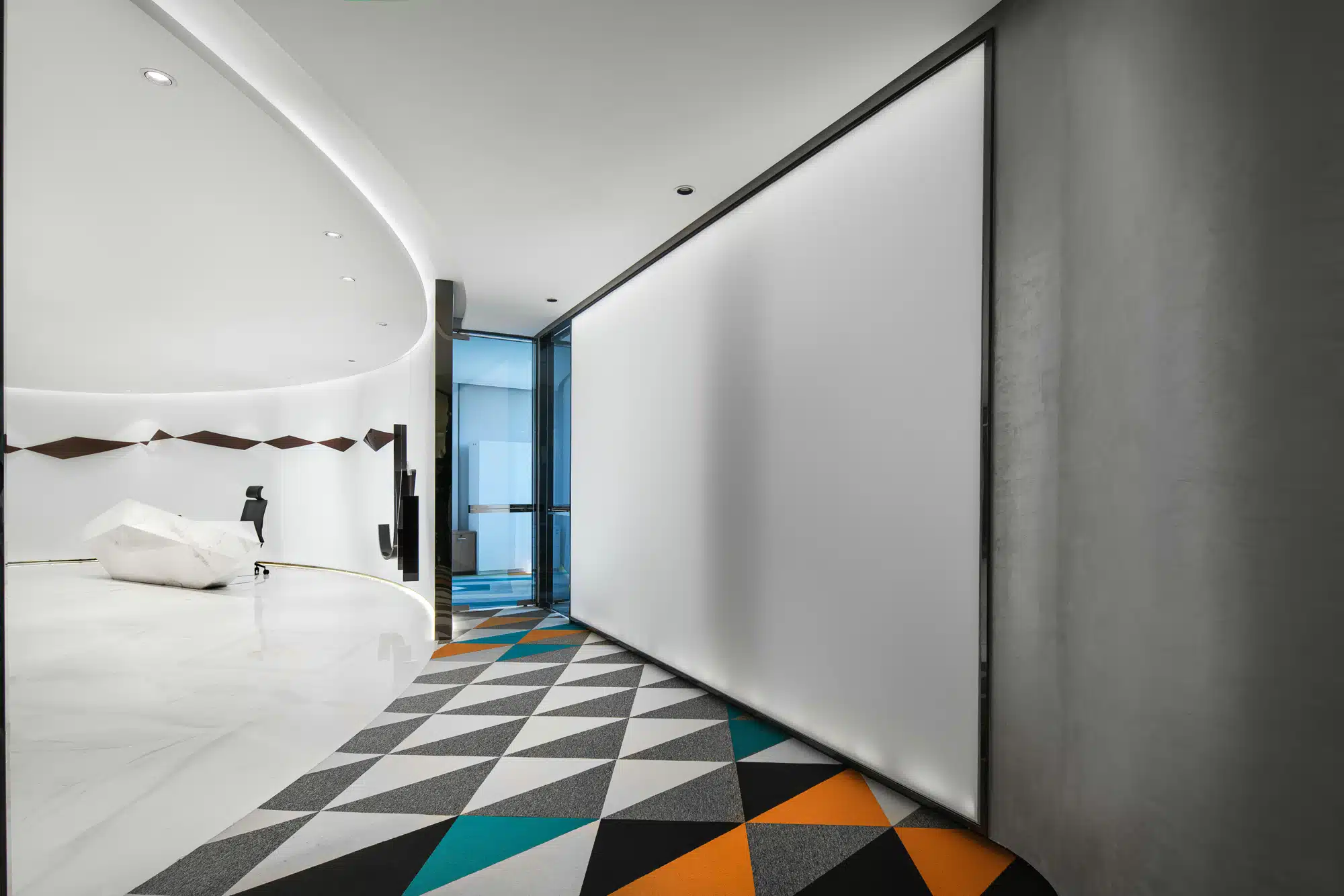 外商辦公室設計，企業門面大廳設計預算投入：建立國際化品牌第一印象