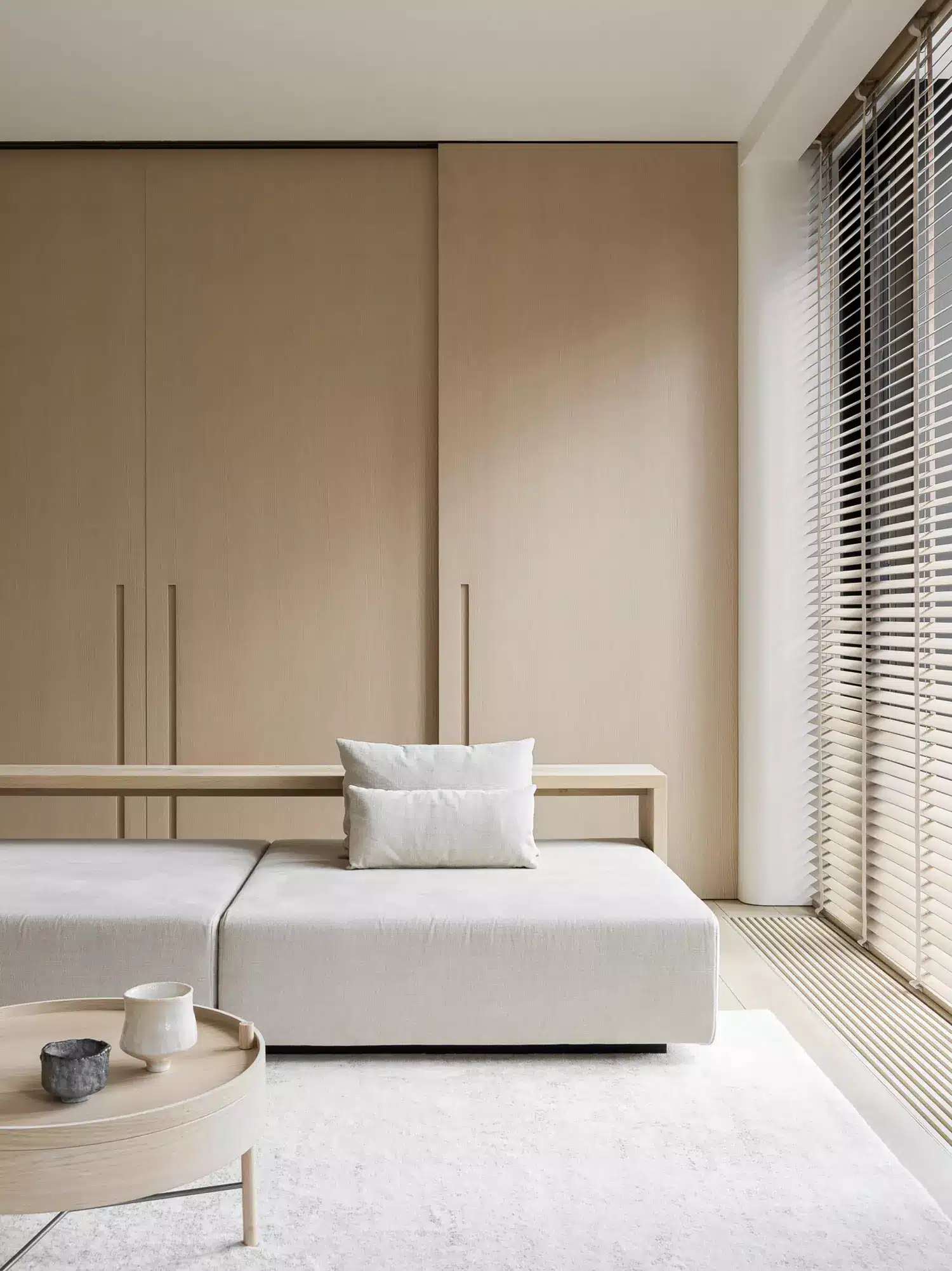 Japandi風格配色指南:燕麥色牆面與奶茶色織品的同色系層次搭配