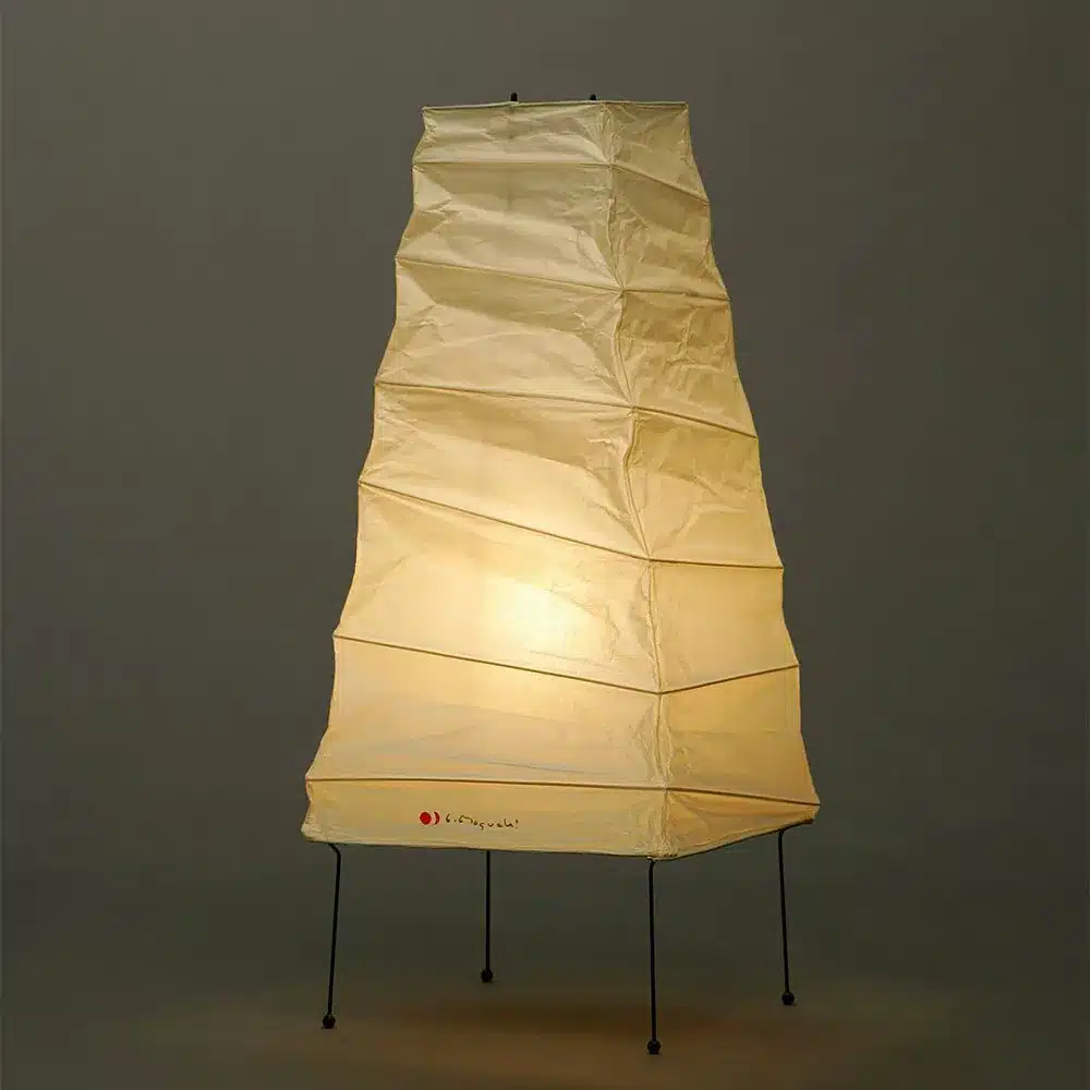 野口勇 Akari 系列紙燈細節:展示天然竹節框架與手工和紙的纖維質感,體現日式工藝中「不完美」與「質樸」的美學核心。