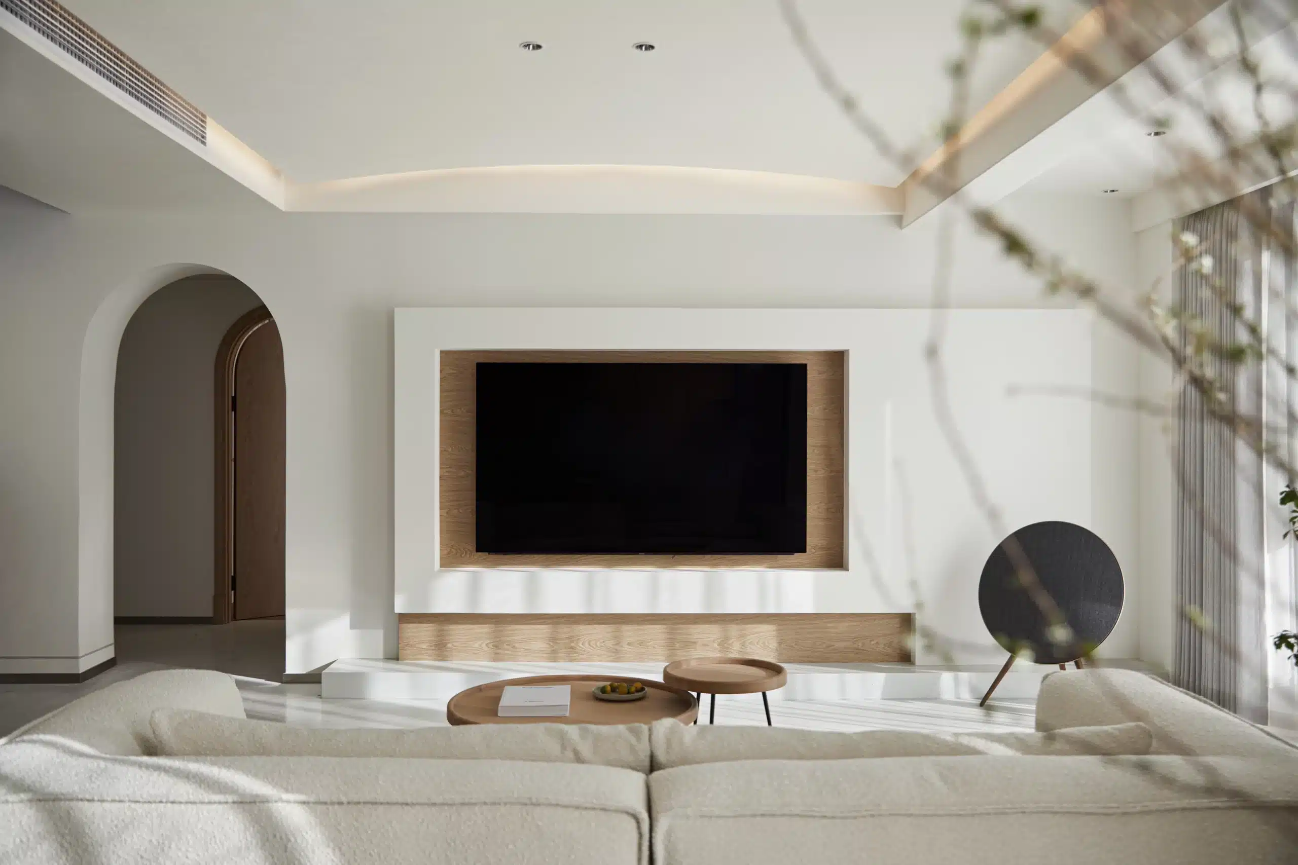 留白美學設計師作品,呈現客廳中家具與空間呼吸感的平衡。