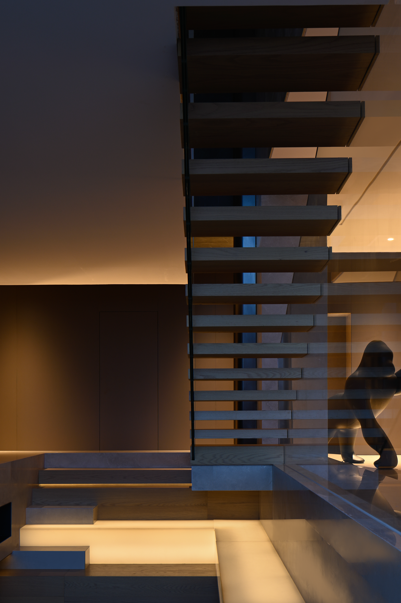 懸浮收納櫃底部LED燈帶照明示意圖